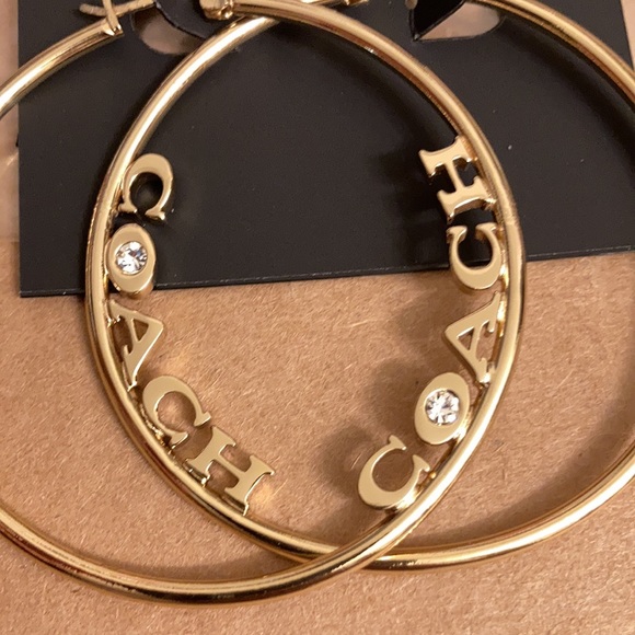 Coach Jennifer Lopez Medium Hoop Earrings NWT - Picture 6 of 7